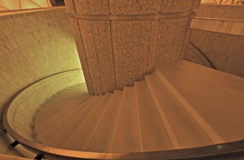 3Staircase-to-the-second-level-seen-from-above.jpg
