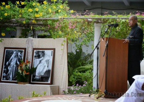 Hon.-President-Pranab-Mukherjee-Visiting-Ashram-10.jpg