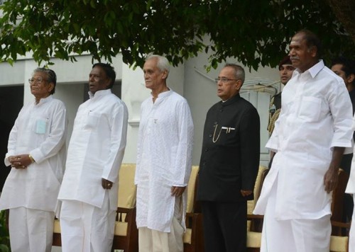 Hon.-President-Pranab-Mukherjee-Visiting-Ashram-3.jpg