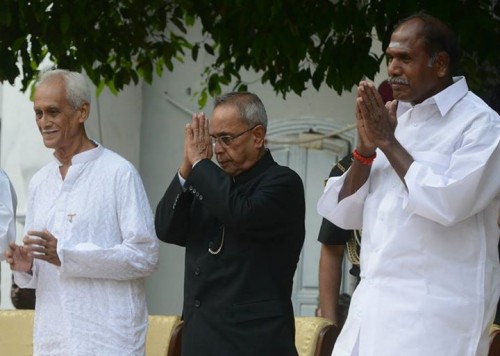 Hon.-President-Pranab-Mukherjee-Visiting-Ashram-6.jpg